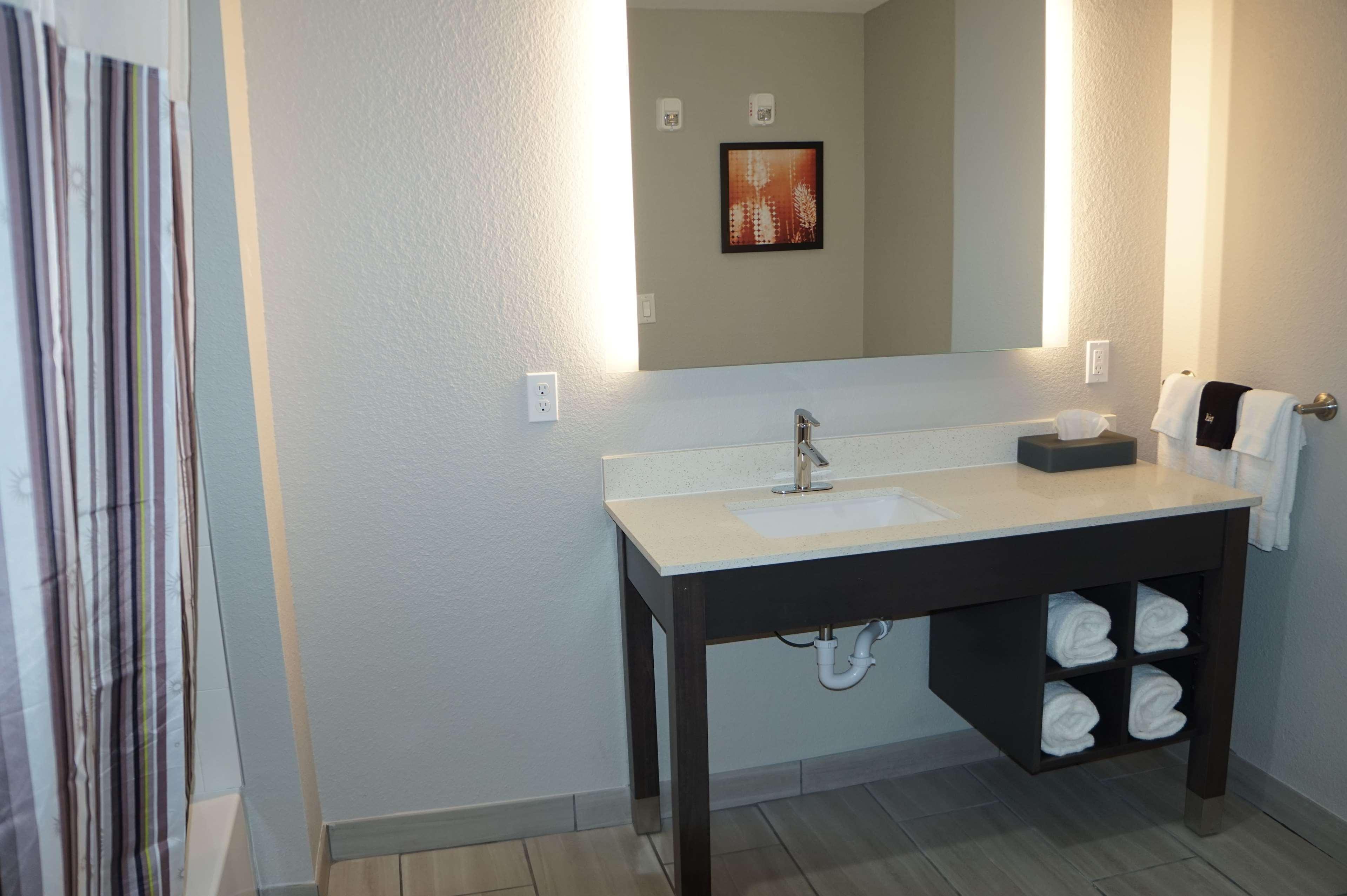 La Quinta Inn & Suites Dfw West-Glade-Parks Euless Eksteriør billede