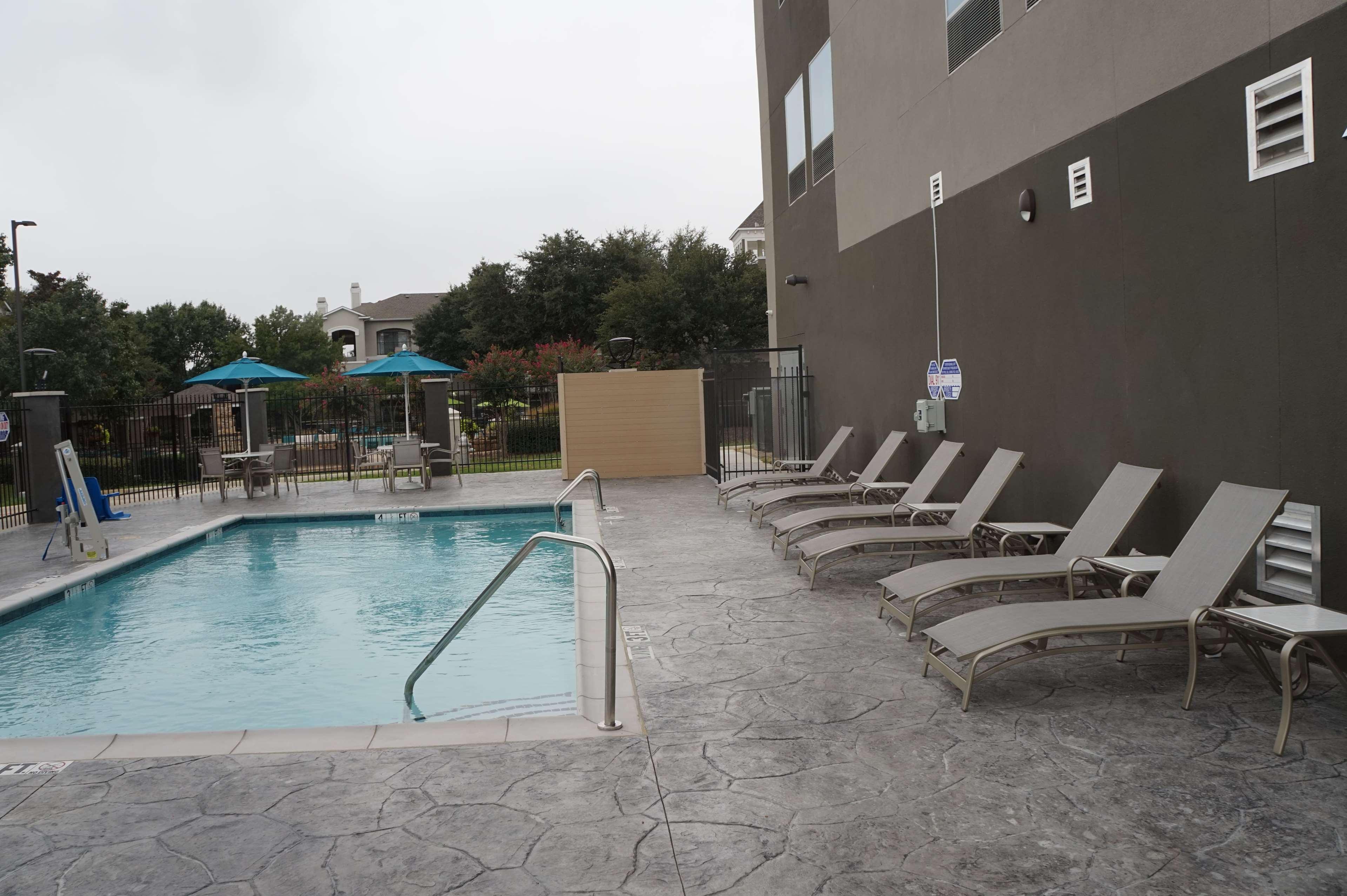La Quinta Inn & Suites Dfw West-Glade-Parks Euless Eksteriør billede