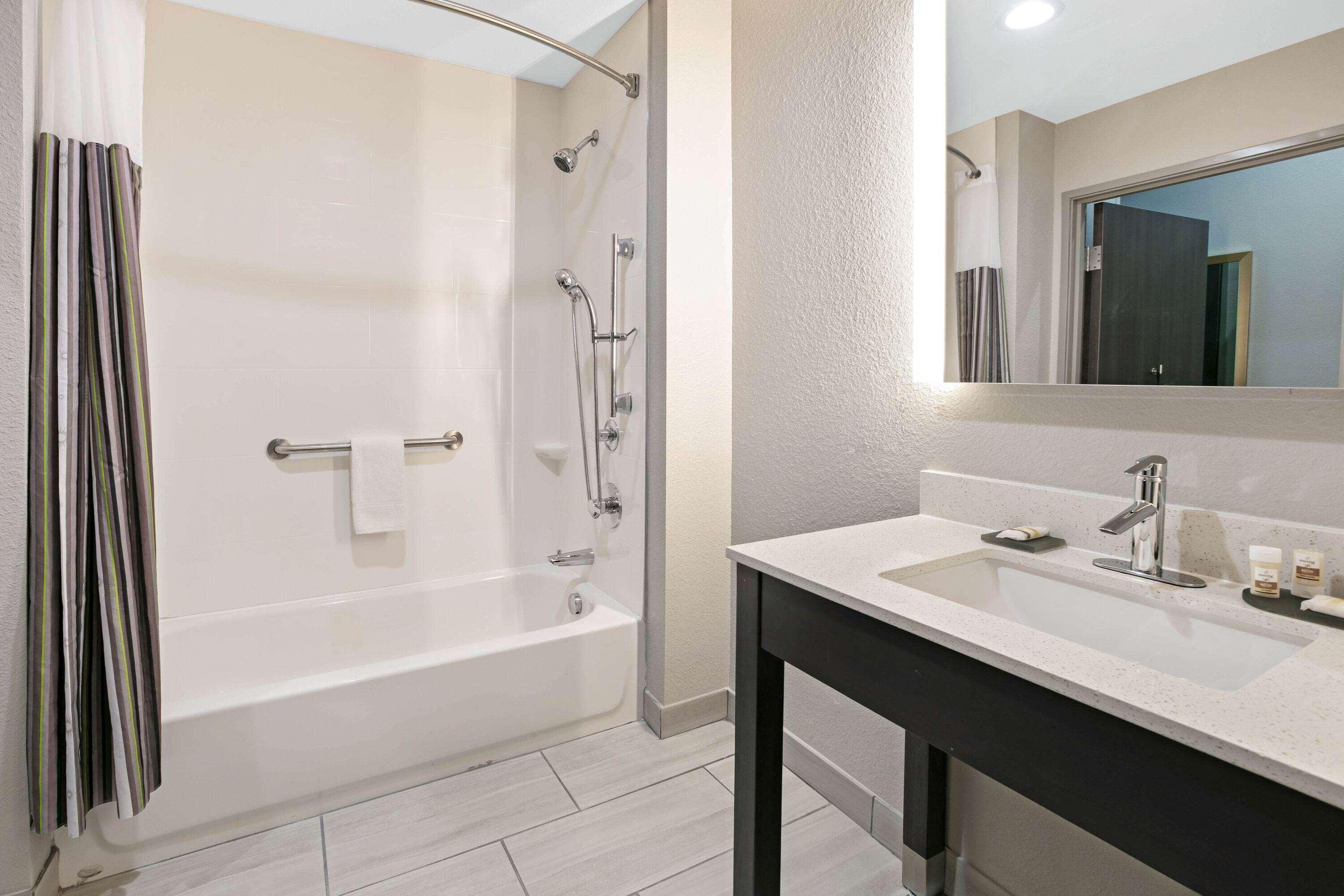 La Quinta Inn & Suites Dfw West-Glade-Parks Euless Eksteriør billede