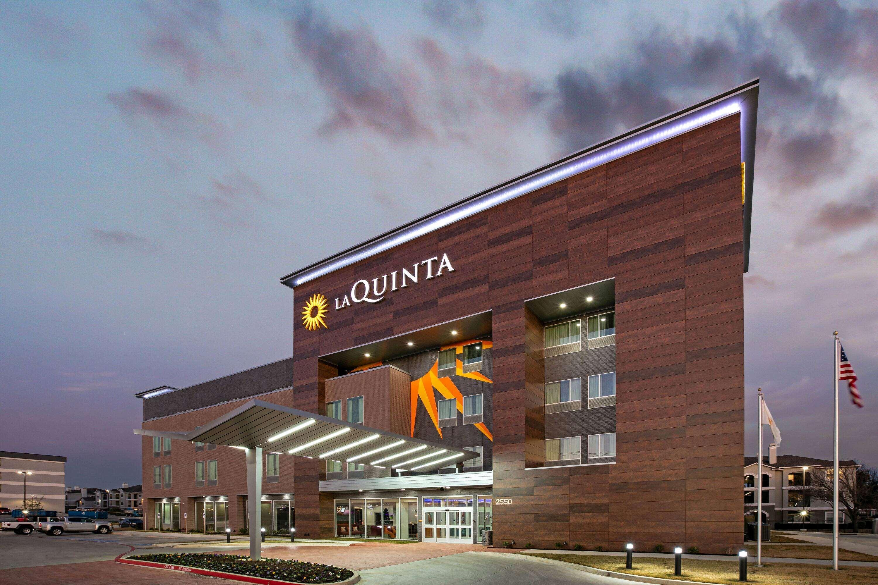 La Quinta Inn & Suites Dfw West-Glade-Parks Euless Eksteriør billede