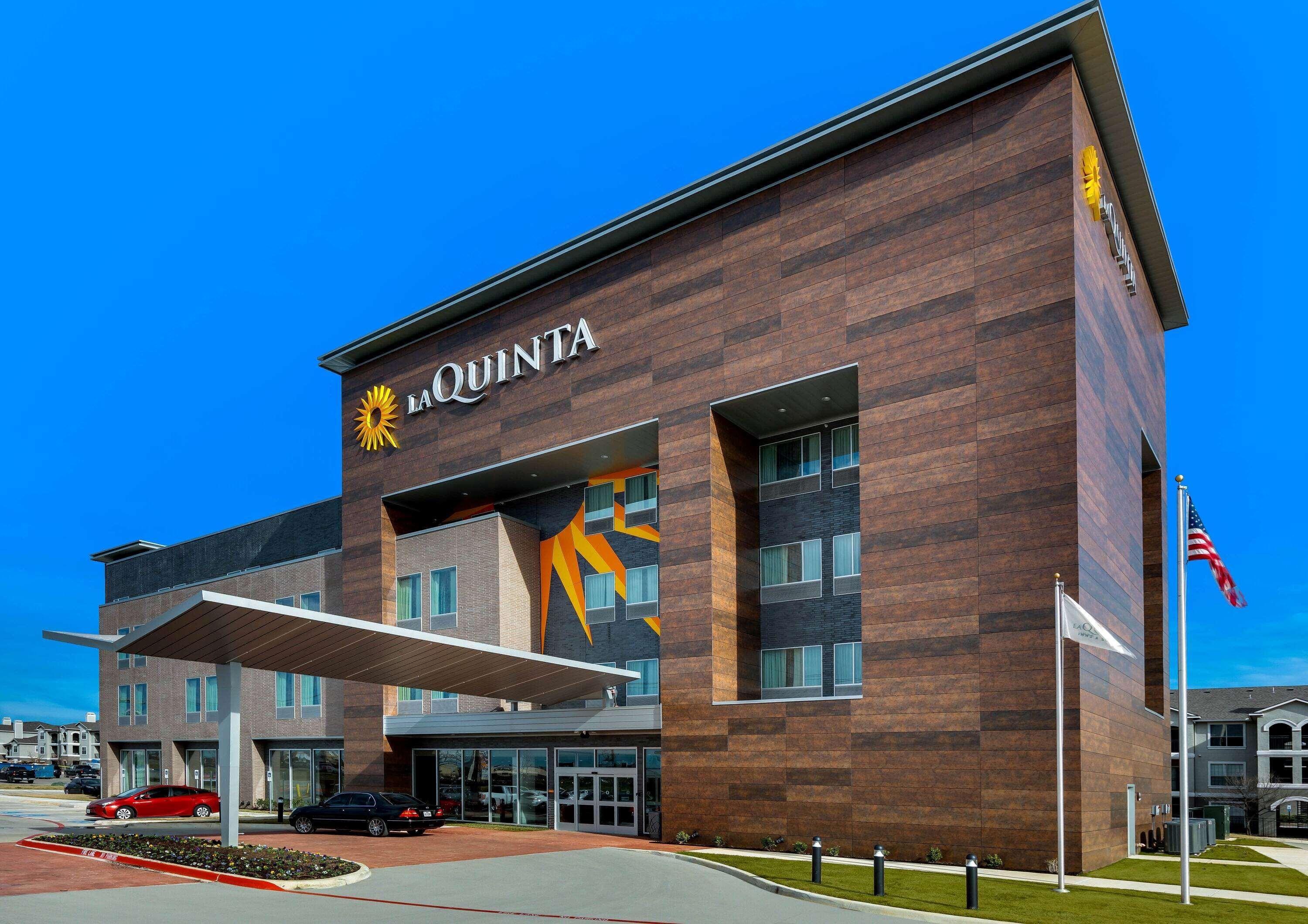 La Quinta Inn & Suites Dfw West-Glade-Parks Euless Eksteriør billede
